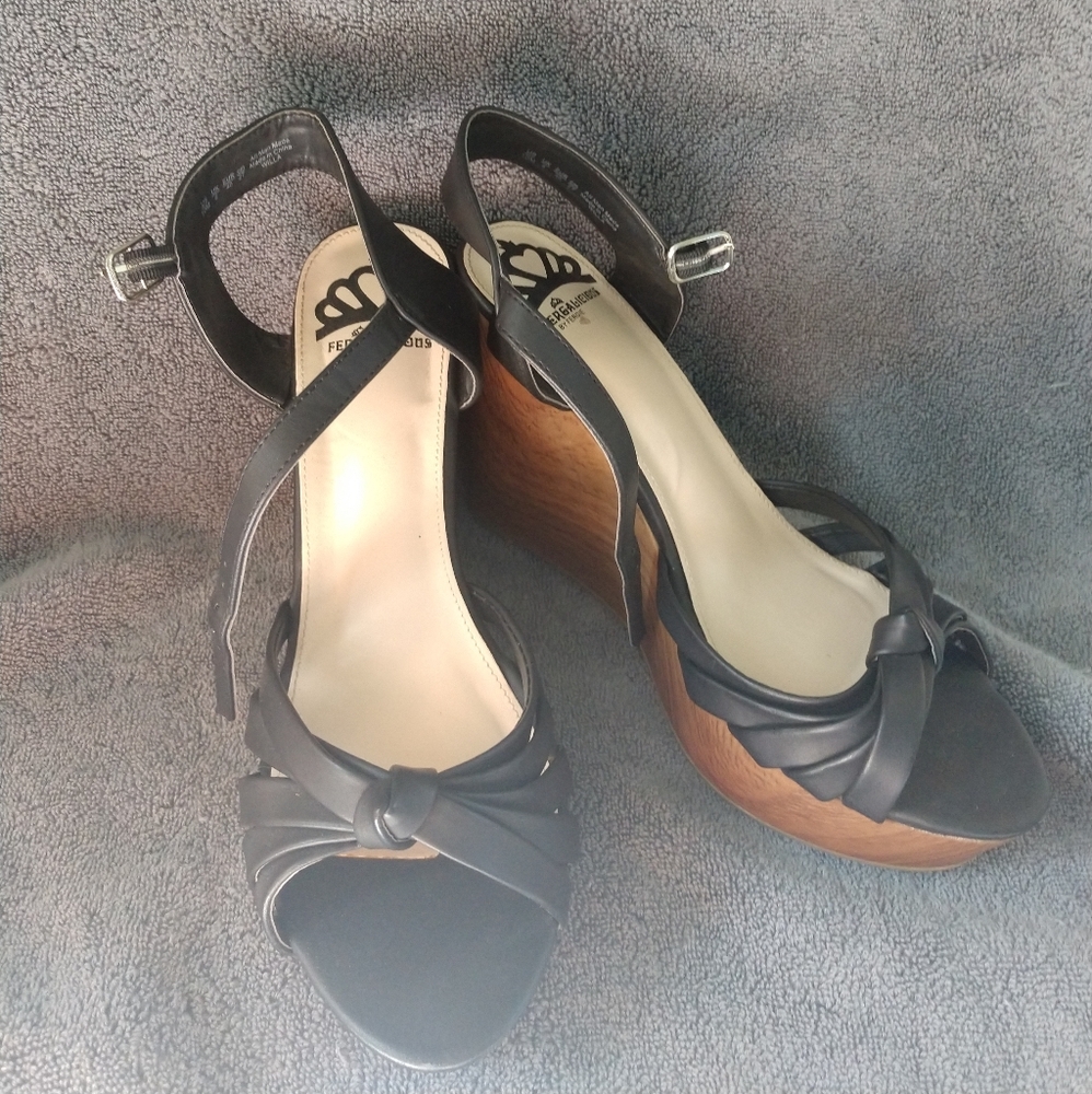 Black wedges